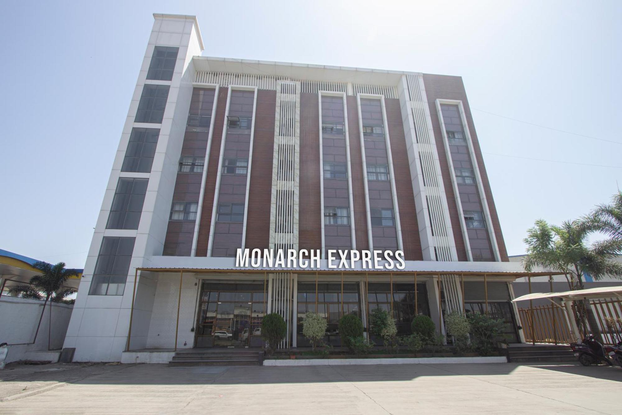 Monarch Express Chakan Chākan Exterior foto